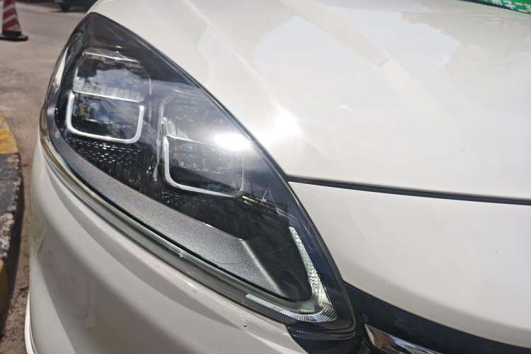 Used Ford Escape 2020 EcoBoost 245 Two-Wheel-Drive Titanium Edition