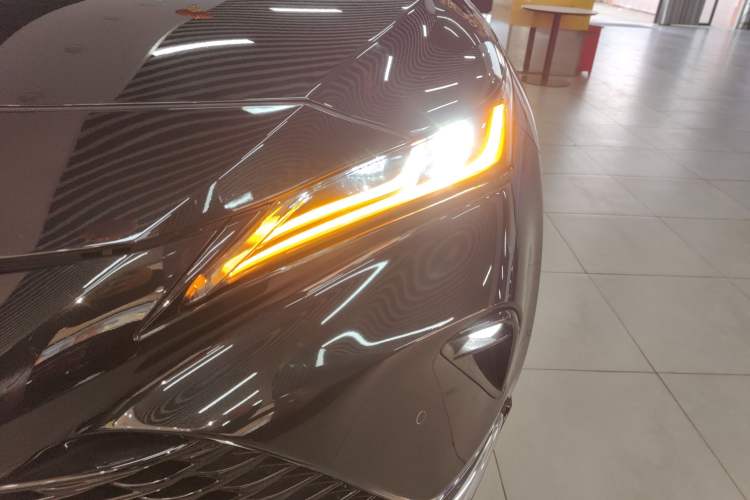 Used Toyota Venza 2022 2.0L CVT Two-Wheel Drive Prestige Edition
