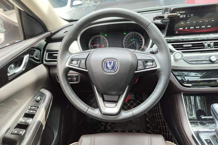 Used CHANGAN Raeton CC 2018 1.5T Automatic Haoya Model Guangmang Edition China V Standard
