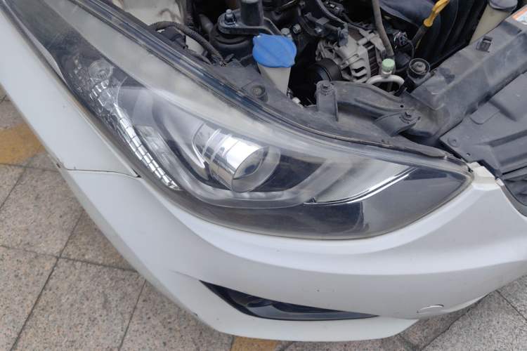 Used Hyundai Elantra (5th Generation / Langdong) 2016 1.6L Automatic Smart Version
