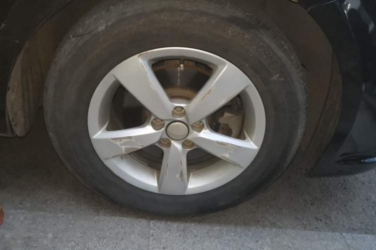 Used Volkswagen Lavida 2013 Classic 1.6L Manual Fashion Edition Right Front Wheel Hub