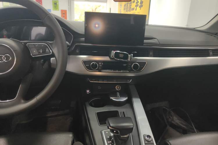 Used Audi A4L 2022 40 TFSI Fashion Dynamic Model
