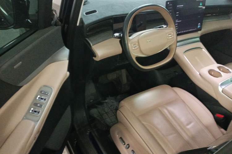 Used XPeng X9 2024 702 Ultra-Long Range Pro