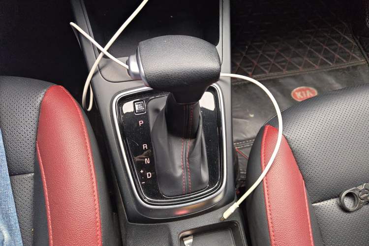 Used Kia KX Cross 2018 1.6L Automatic Dynamic Sunroof Version Gear Lever