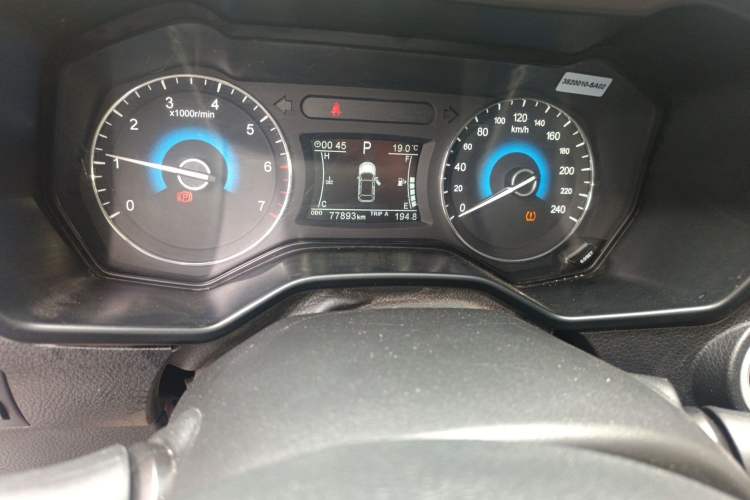 Used Dongfeng Fengon 580 2016 1.5T CVT Comfort Model Odometer Close Up
