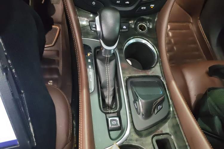 Used Buick Envision 2014 28T All-Wheel-Drive Versatile Sports Flagship Edition
