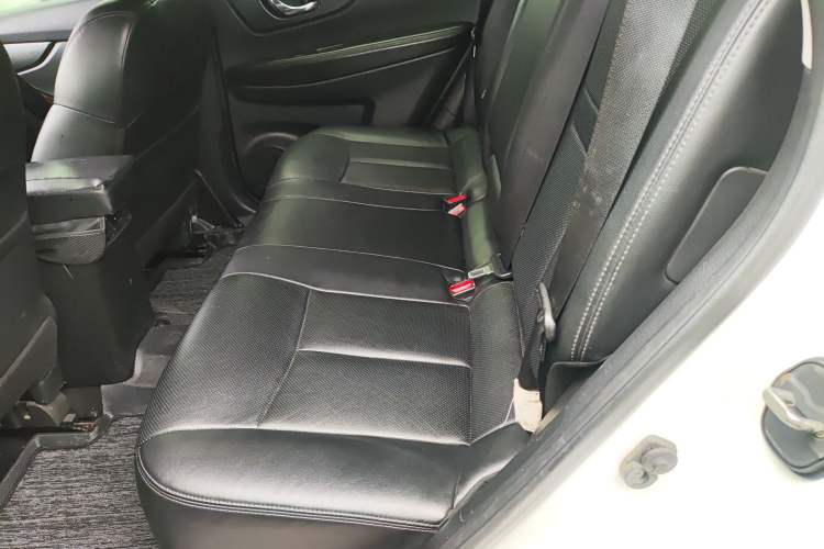 Used Nissan X-Trail 2016 2.5L CVT Sport Edition 4WD Left Rear Seat