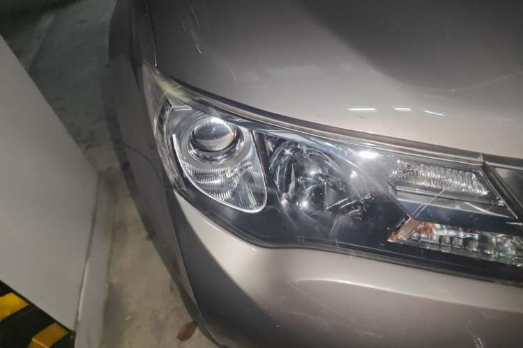 Used Toyota RAV4 2015 2.0L CVT Two-Wheel Drive Fashion Edition