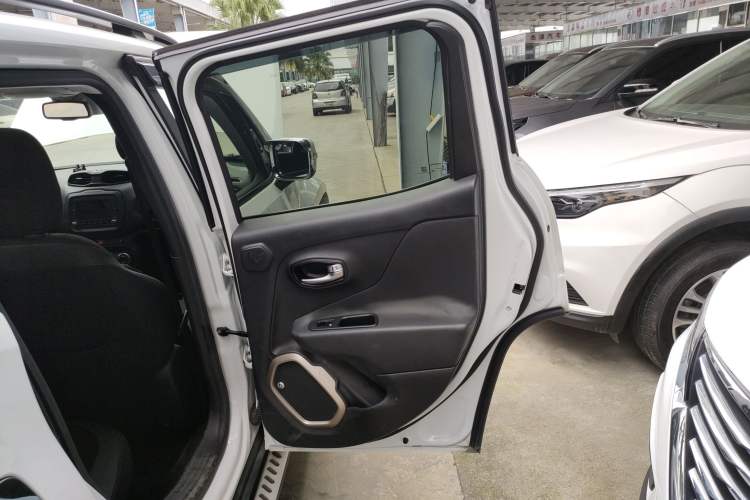 Used Jeep Renegade 2016 2.0L Automatic Four-Wheel Drive 75th Anniversary Tribute Edition
