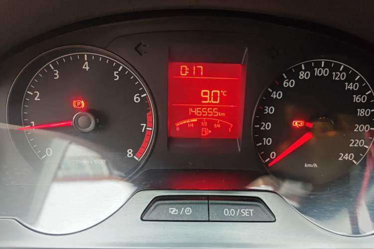 Used Volkswagen Santana 2015 1.6L Manual Comfort Edition