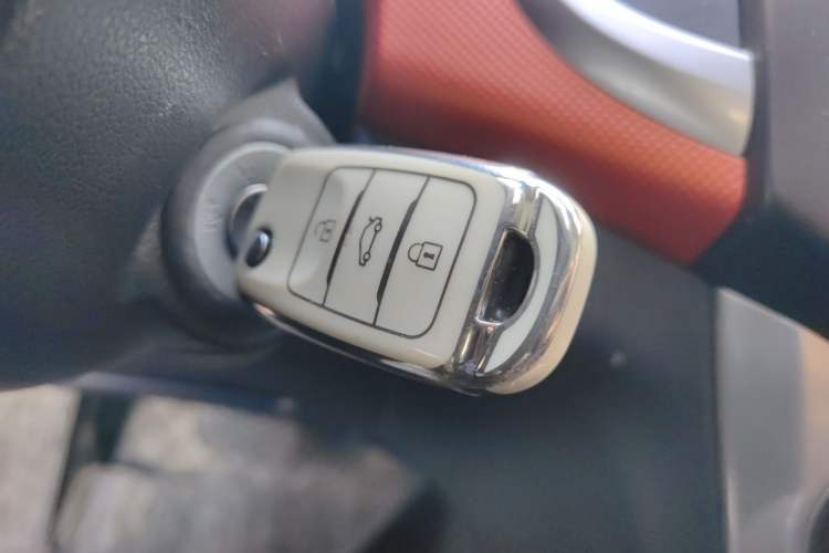 Used CHANGAN Benni 2015 1.4L IMT Sunroof Version China IV Standard
