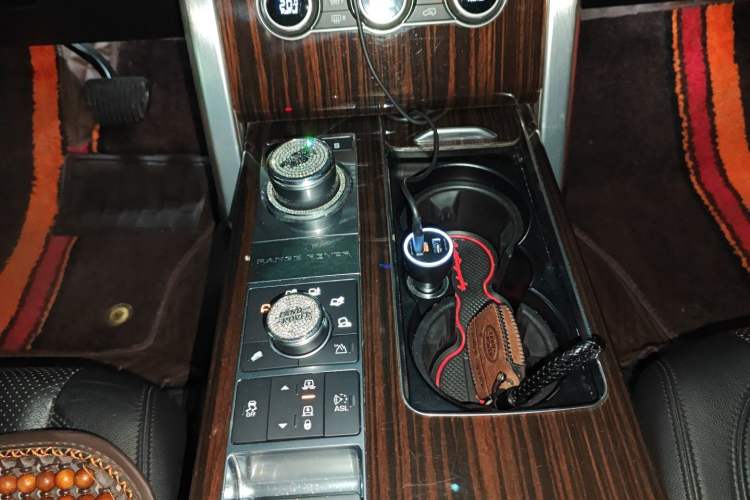 Used Land Rover Range 2016 3.0 SC V6 Vogue Gear Lever