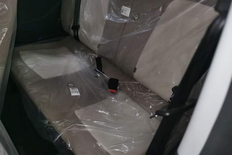 Used Chery QQ Ice Cream 2025 155km Sundae Edition Left Rear Seat