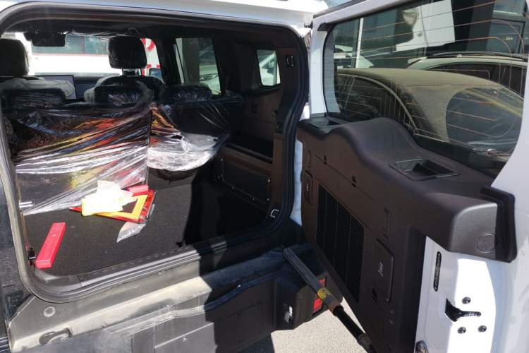 Used JETOUR Traveler 2024 2.0T All-Wheel-Drive Silver Dragon Wings
