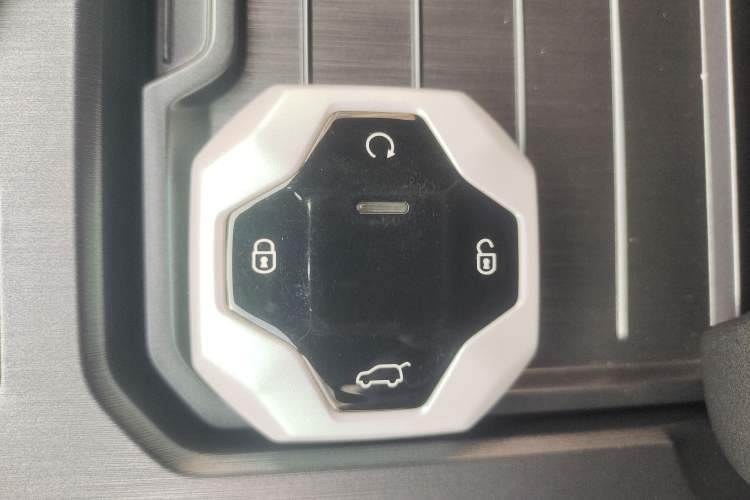 Used JETOUR Traveler 2023 2.0T All-Wheel Drive CrossPRO+ Vehicle Key