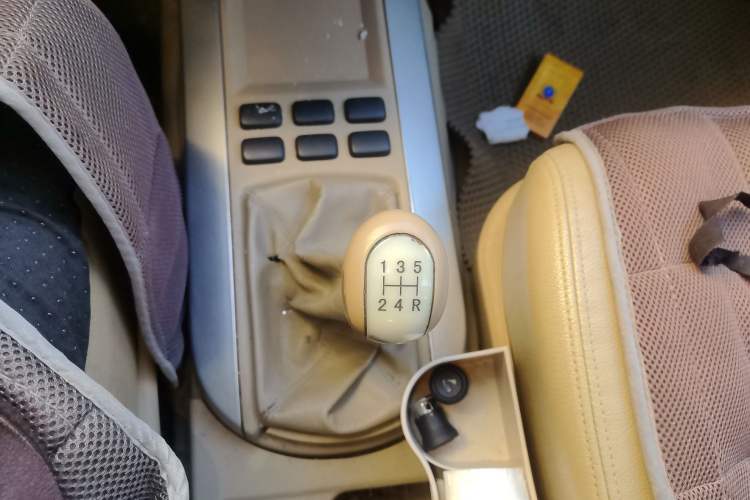 Used RELY V5 2009 1.8L Manual Luxury Model Gear Lever