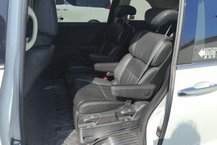 Used Honda Odyssey 2015 Revised Version 2.4L Supreme Edition
