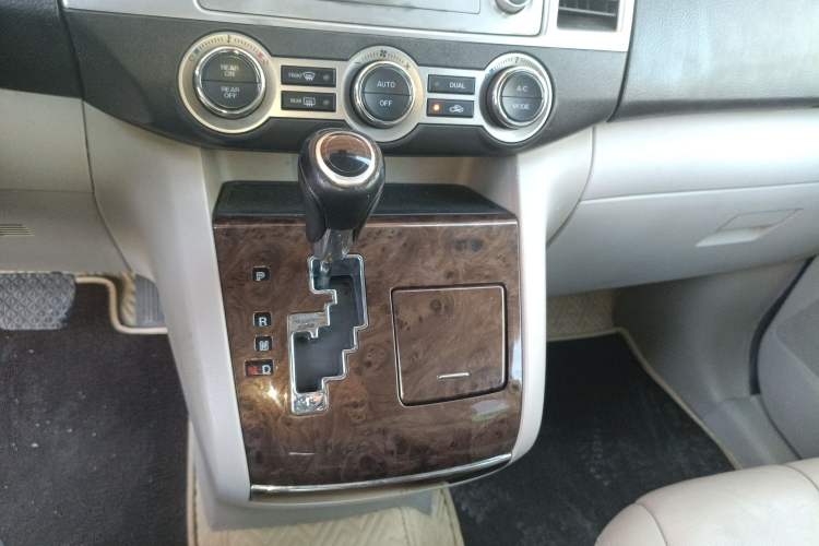 Used Mazda Mazda 8 2013 2.5L Ultimate Edition
