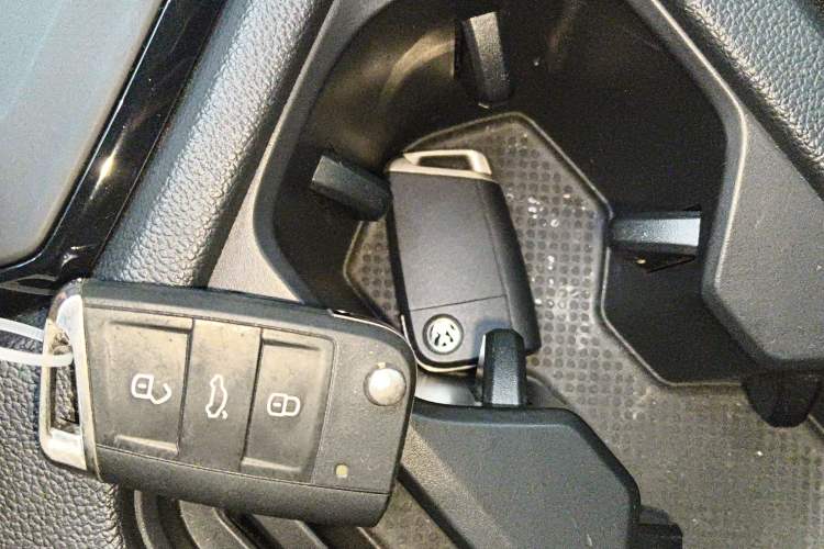 Used Volkswagen Tiguan L 2019 280TSI Automatic Two-Wheel Drive Panoramic Comfort Edition China V Standard Vehicle Key