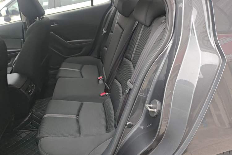 Used Mazda 3 Axela 2017 Sedan 1.5L Automatic Luxury Model Emission Standard China V Left Rear Seat