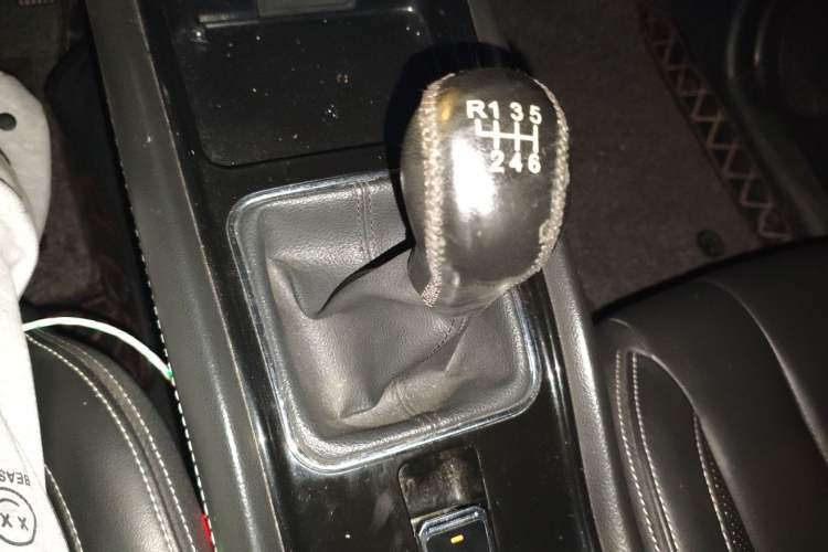 Used Dongfeng Fengon 580 2016 1.5T Manual Luxury Edition
