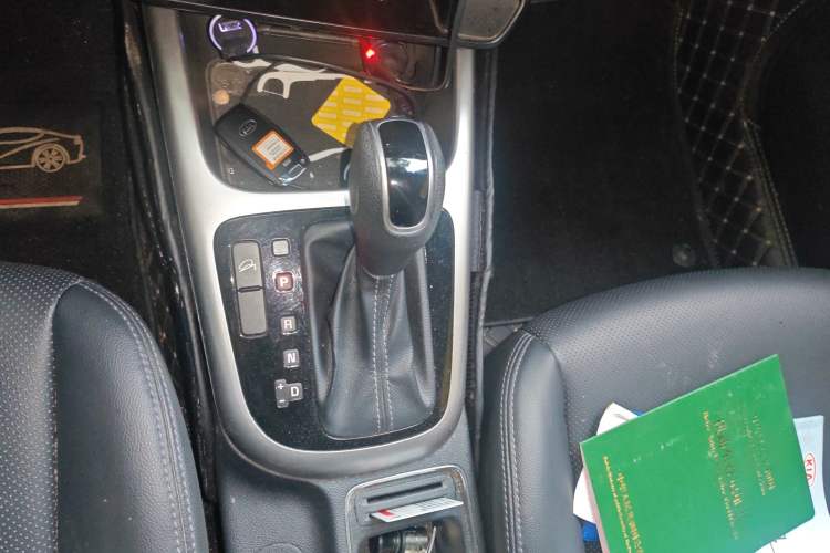 Used Kia KX3 2015 1.6L Automatic Two-Wheel Drive DLX Gear Lever