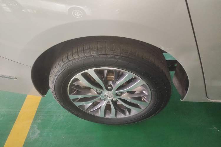 Used Buick GL8 2017 ES 28T Luxury Model China V Standard Right Rear Wheel Hub