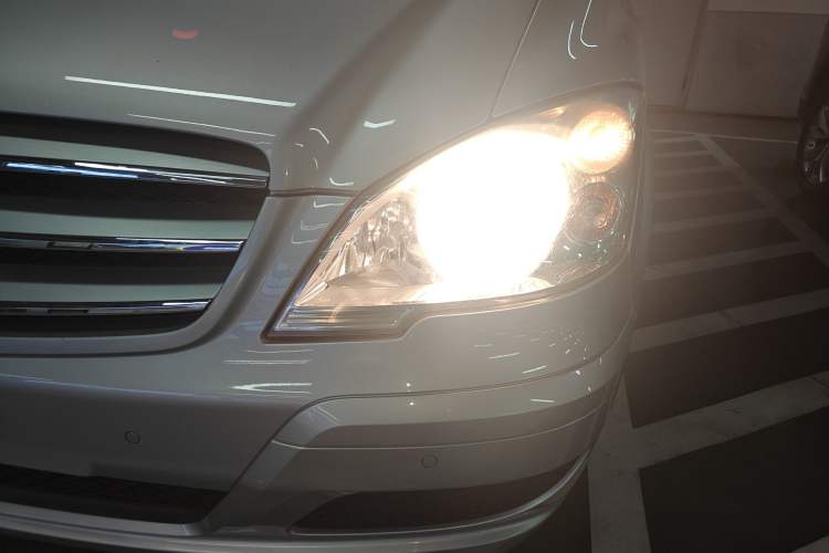Used Mercedes-Benz Viano 2013 3.5L Dynamic Edition Left Front Headlight