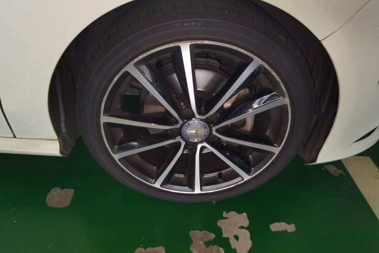 Used Mercedes-Benz CLA 2015 CLA 200 Right Front Wheel Hub