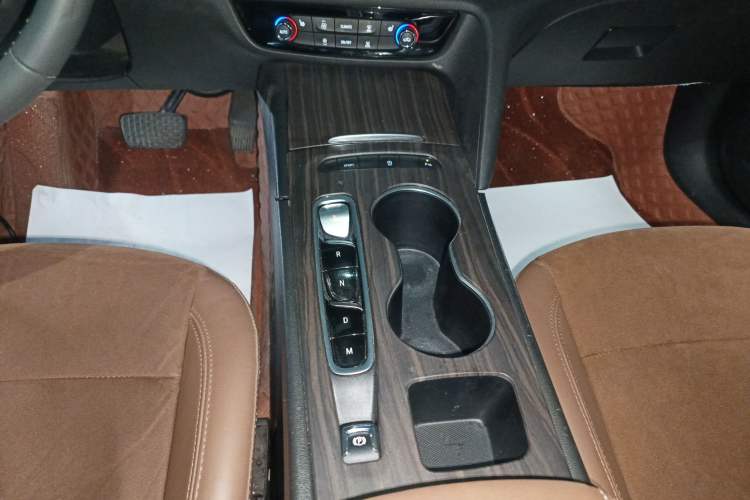 Used Buick Regal 2024 28T Luxury Edition Gear Lever