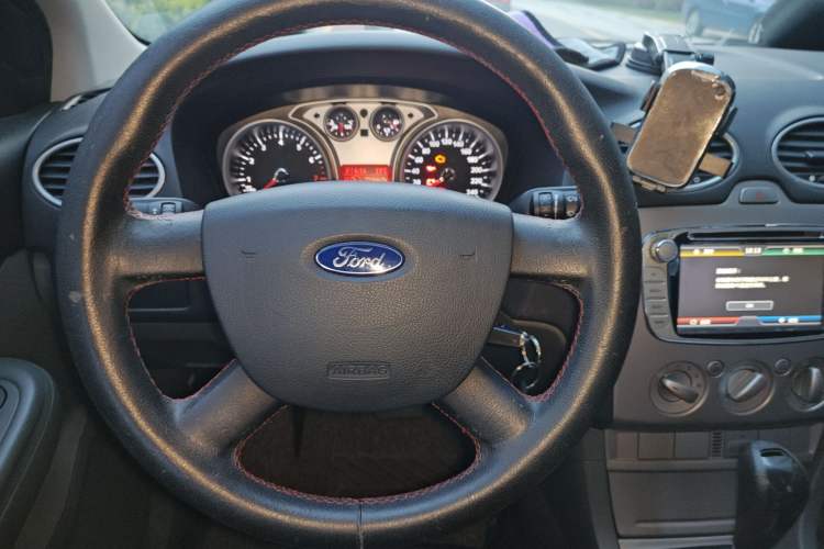 Used Ford Focus 2013 Hatchback Classic 1.8L Automatic Base Model Steering Wheel