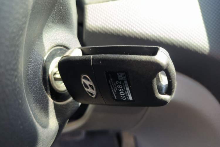 Used Hyundai Verna (older generation) 2010 Sedan 1.4L Automatic Comfort Model GS
