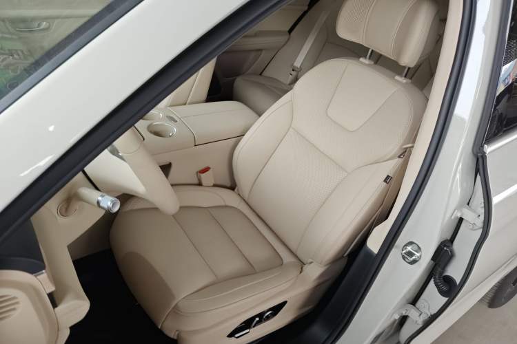 Used Hima AITO M5 2025 Extended-Range Ultra All-Wheel-Drive Version Left Front Seat