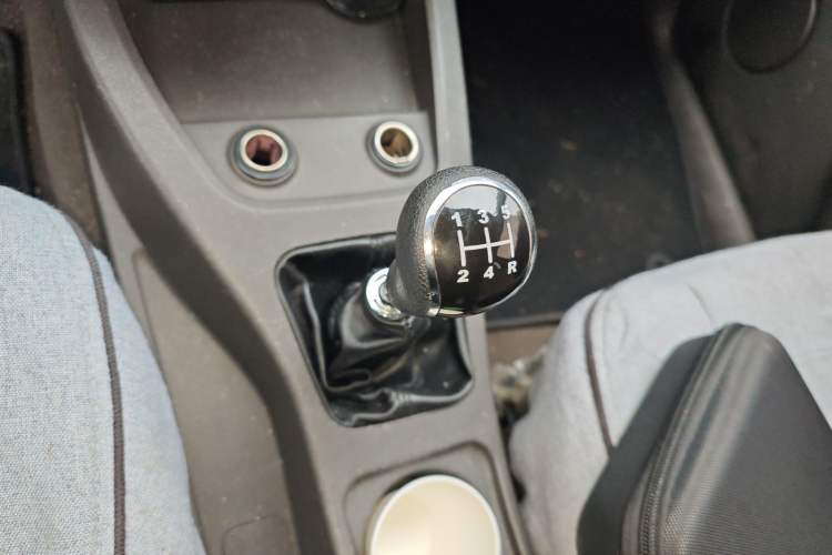 Used Wuling Hongguang 2015 1.2L S Base Model China V Standard Gear Lever