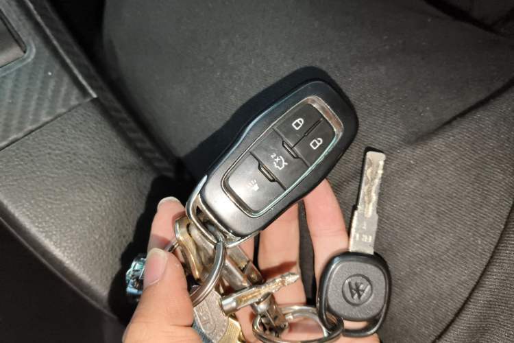 Used Luxgen U6 SUV 2015 1.8T ZhiZun Model