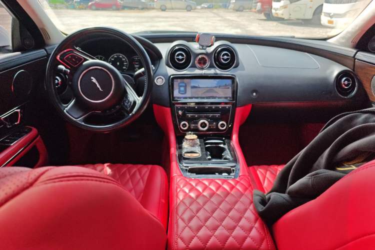 Used Jaguar XJ 2016 XJL 2.0T Two-Wheel-Drive Elegant Business Edition
