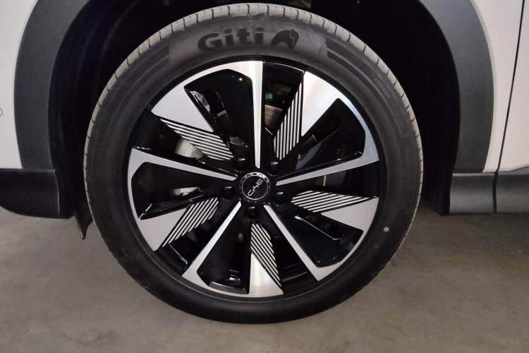 Used BYD Song PLUS New Energy 2025 DM-i Intelligent Driving 160KM Flagship Model Exterior 4