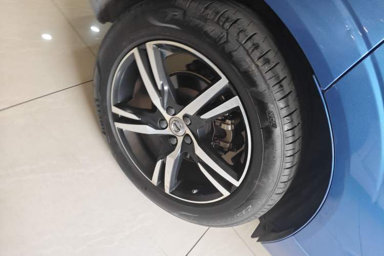 Used Volvo XC60 2019 T5 4x4 Smart & Dynamic Sport Edition China VI Standard