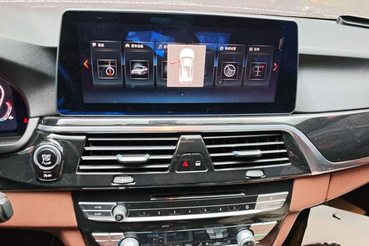 Used BMW 5 Series 2013 520Li Elegant Edition Audio And AC Panel