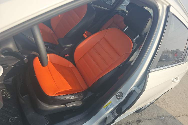 Used Volkswagen Gran Lavida 2017 1.6L Automatic Fashion Edition Left Front Seat