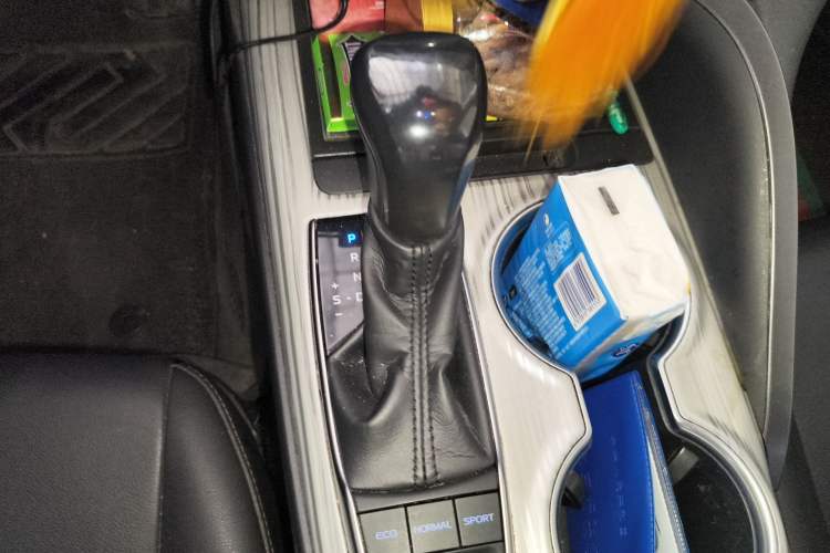 Used Toyota Camry 2018 Dual-Engine 2.5 HG Luxury Edition Gear Lever