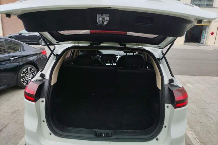 Used Geely Auto Emgrand X7 Sport 2020 1.8TD Manual Two-Wheel Drive Zhiya Model Trunk