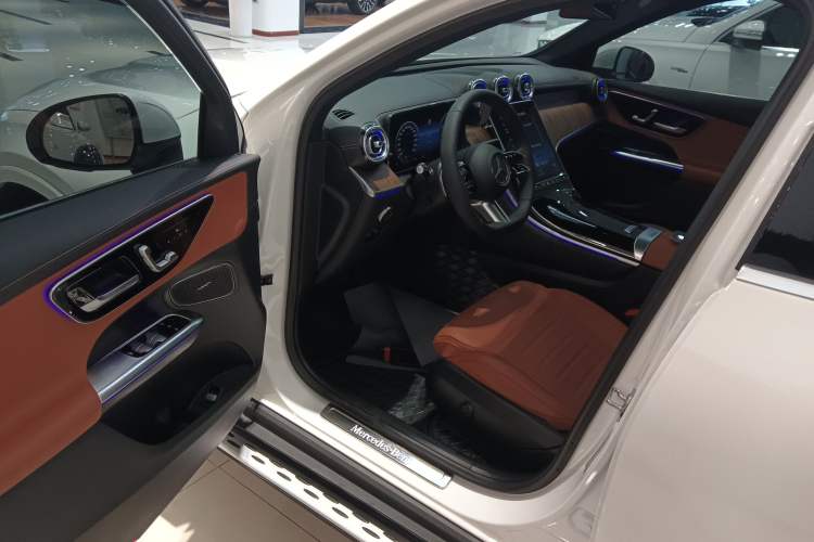 Used Mercedes-Benz GLC 2023 GLC 300 L 4MATIC Dynamic 7-Seater