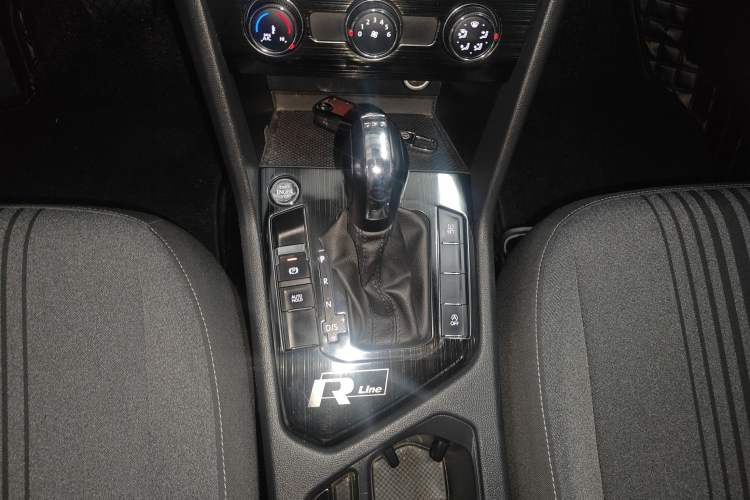 Used Volkswagen Tharu 2020 280TSI Two-Wheel Drive Trend Edition China VI Standard Gear Lever