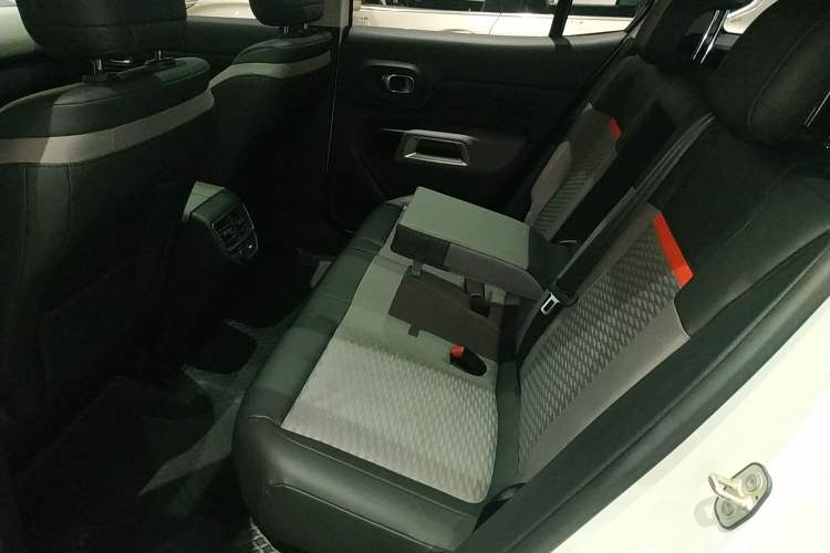 Used Citroen C5 AIRCROSS 2017 350THP Fashion Edition Left Rear Seat
