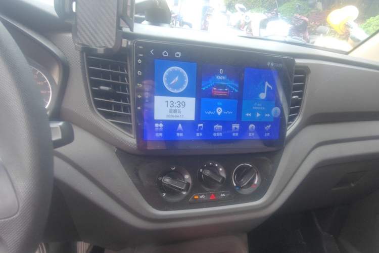 Used Wuling Hongguang V 2022 1.5L Jingqu Edition Electric-Assist LAR Audio And AC Panel