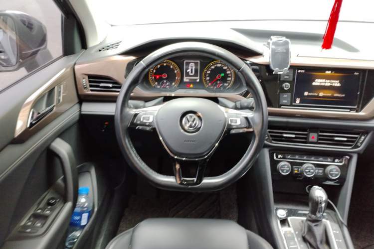 Used Volkswagen Tharu 2019 280TSI Two-Wheel Drive Luxury Edition China V Standard Steering Wheel
