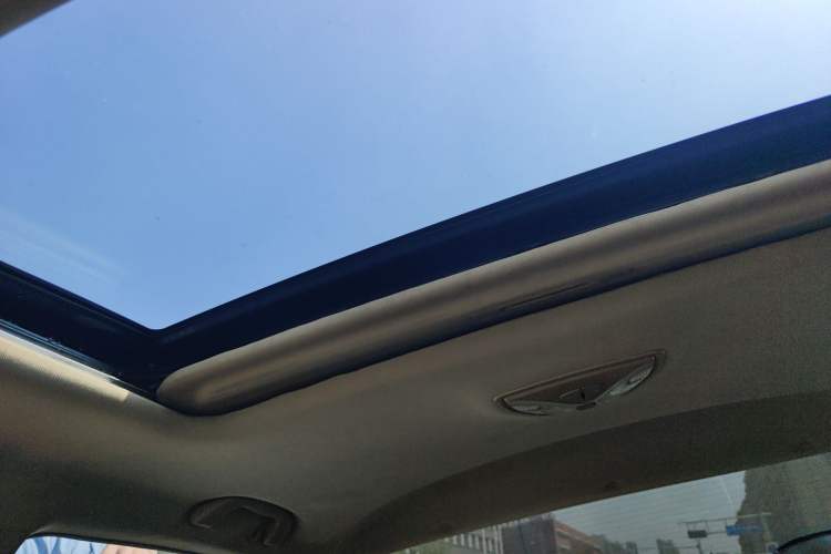 Used Haima M8 2017 1.8T Automatic Model Headliner