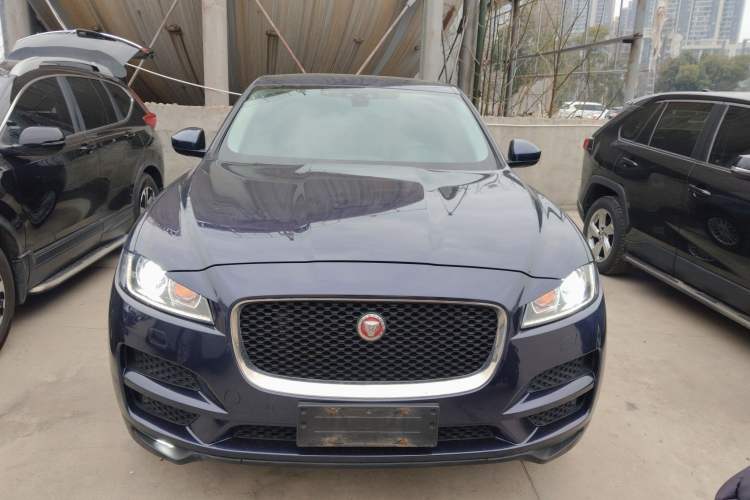Used Jaguar F-PACE 2016 2.0T Two-Wheel Drive Urban Luxury Edition

