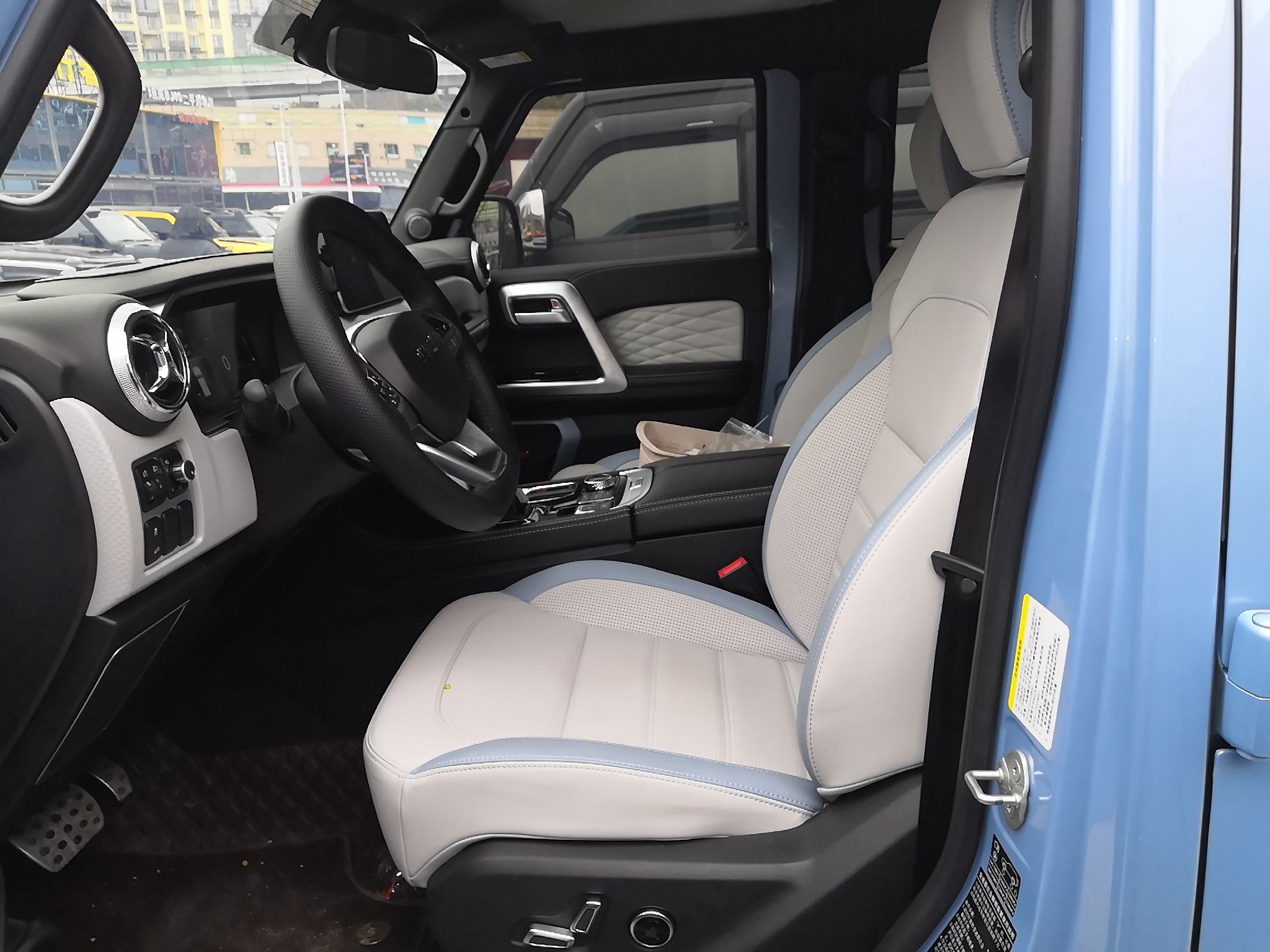 Переднее сиденье в автомобиле